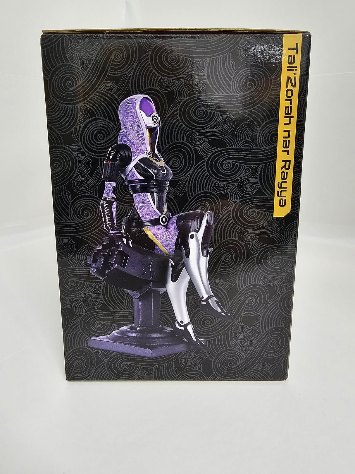 Mass Effect Tali'Zorah Rayya Statue