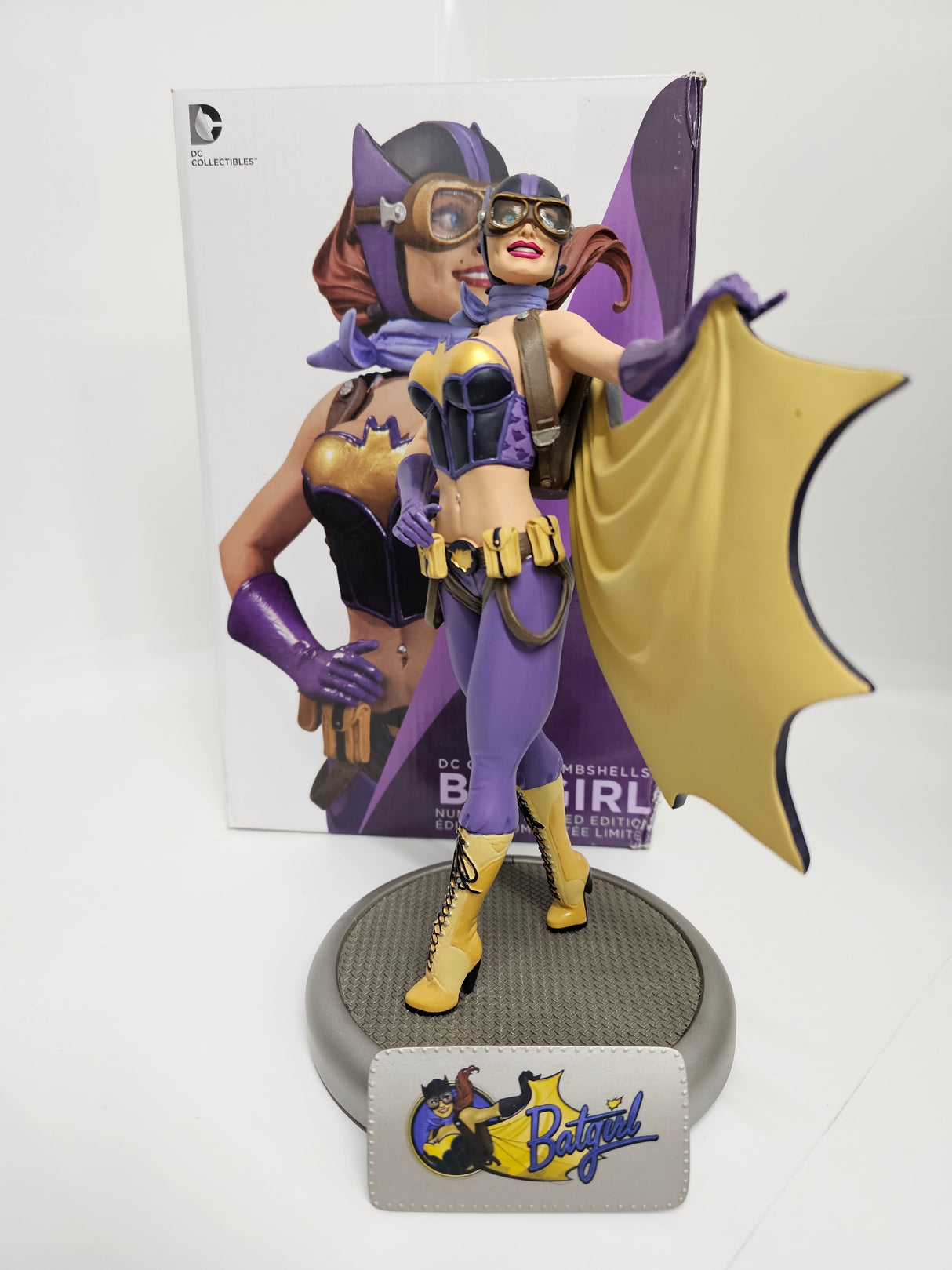 DC Comics Batgirl Bombshells Statue