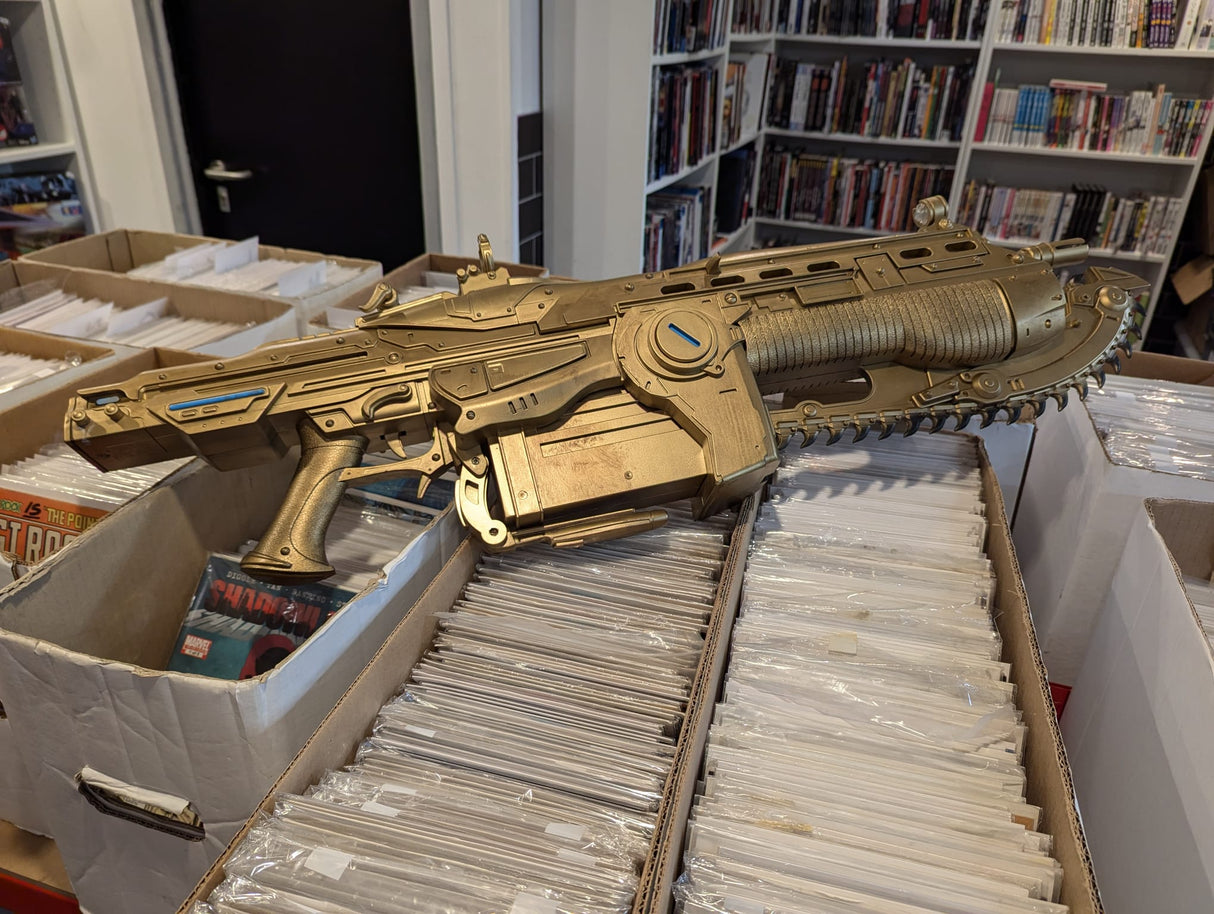 Gears of War 2 - Lancer (Gold Version) 36" 1:1 Full Size Replica Chainsaw Gun by NECA