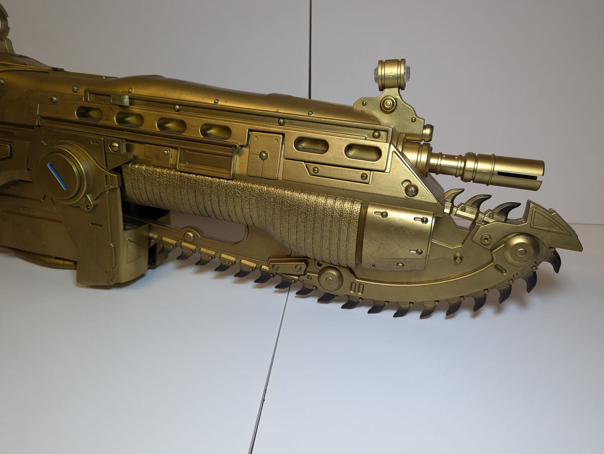 Gears of War 2 - Lancer (Gold Version) 36" 1:1 Full Size Replica Chainsaw Gun by NECA [Pre-Owned] [Box Damaged]