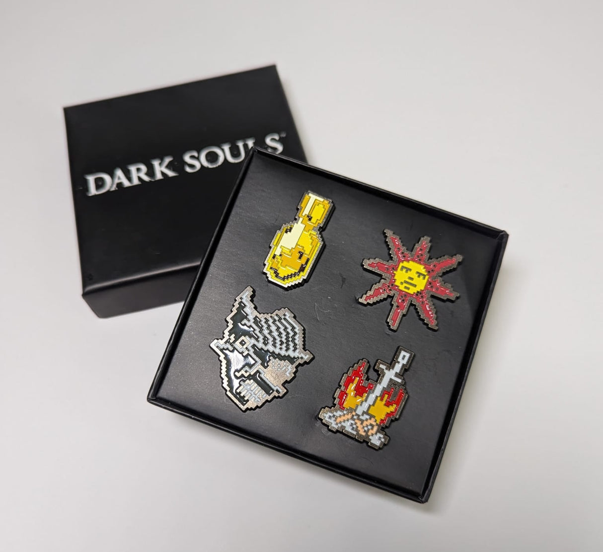 Dark Souls - Set of 4 Enamel Pin Badges by Loot Crate