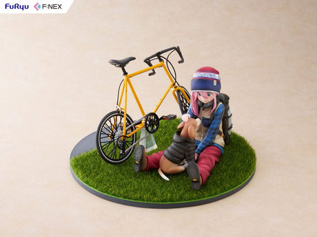 Laid Back Camp F:NEX Nadeshiko Kagamihara 13 cm 1/7 PVC Statue