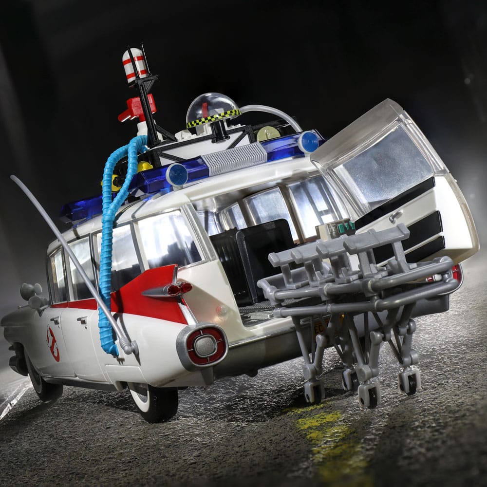 Ghostbusters Plasma Series Ecto-1 (1984) 1/18 Vehicle