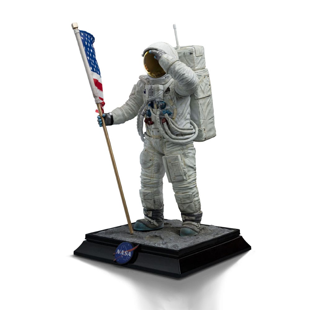 NASA Apollo 11 Astronaut 23 cm 1/10 Art Scale Statue