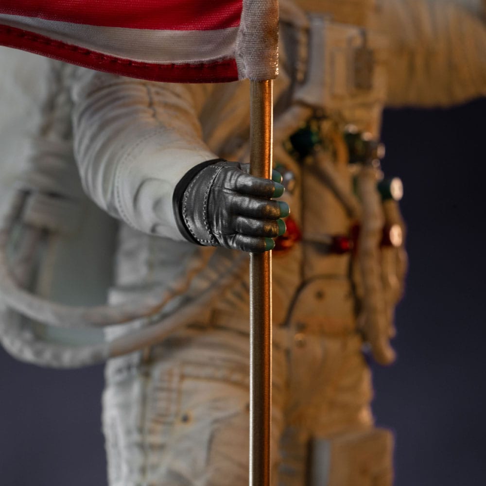 NASA Apollo 11 Astronaut 23 cm 1/10 Art Scale Statue