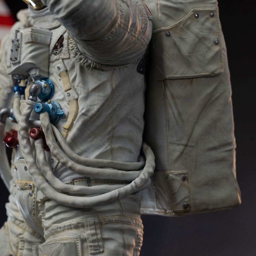 NASA Apollo 11 Astronaut 23 cm 1/10 Art Scale Statue