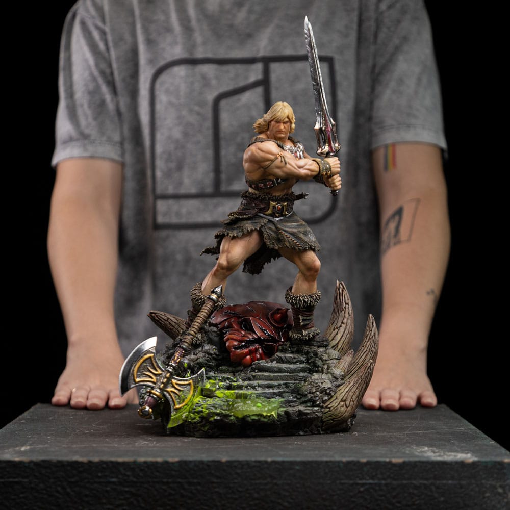 Masters of the Universe He-Man Unleashed 34 cm 1/10 Deluxe Art Scale Statue