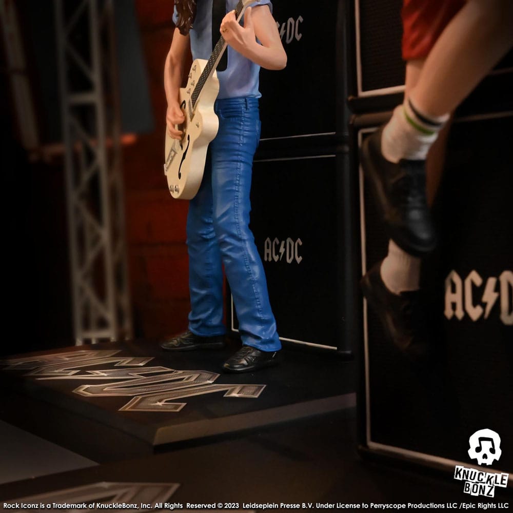 AC/DC Rock Iconz Malcolm Young II 23 cm Statue