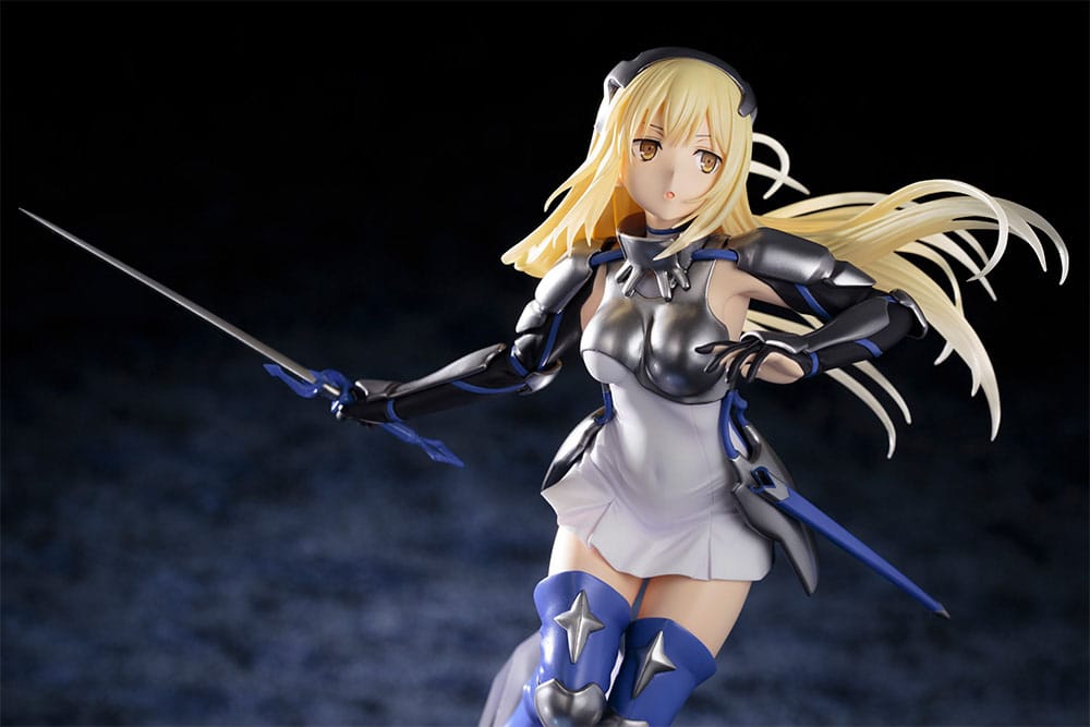 Sword Oratoria Is it Wrong to Try to Pick Up Girls in a Dungeon? On the Side Ais Wallenstein 24 cm 1/7 PVC Statue