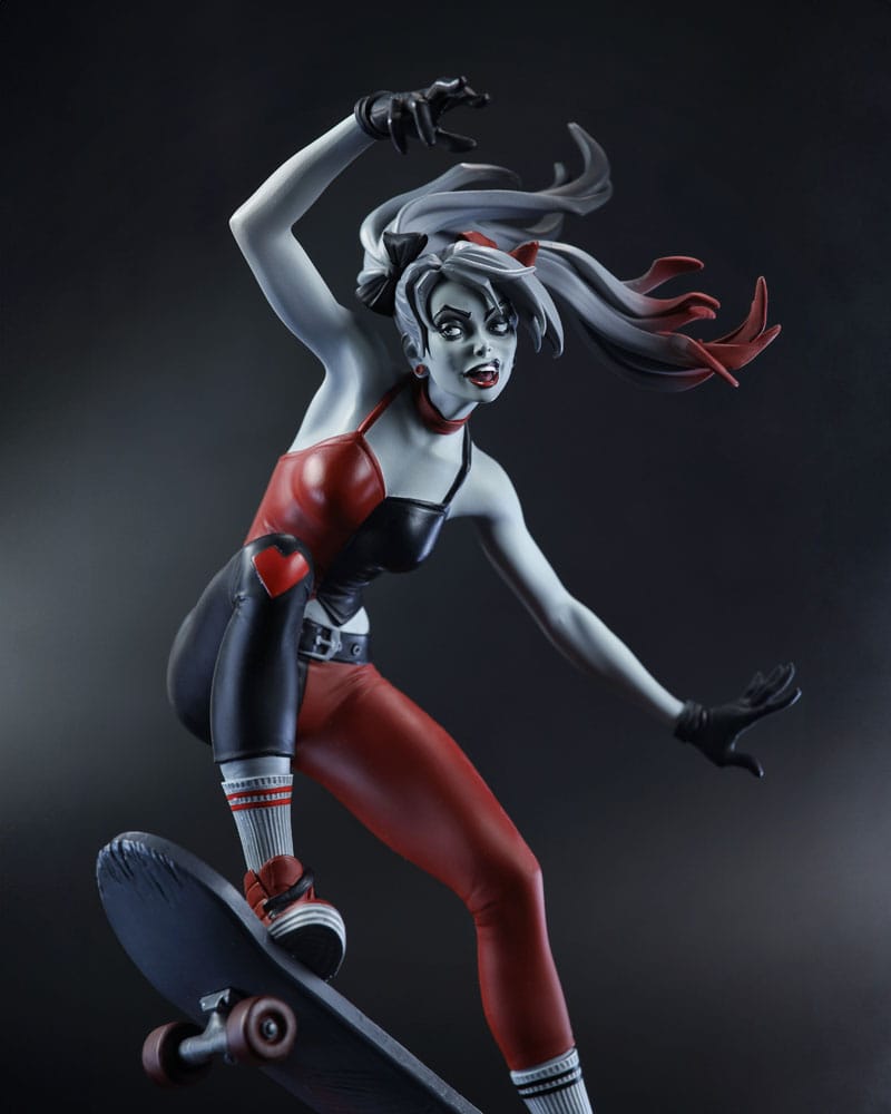 DC Direct Harley Quinn: Red, White & Black Harley Quinn by Ivan Tao 20 cm 1/10 Statue