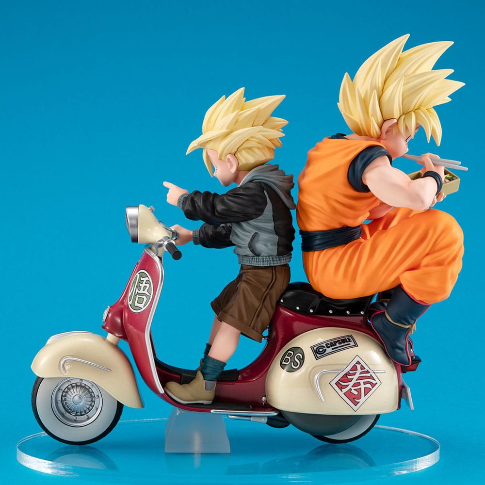 Dragonball Z 05 Desktop Real McCoy Super Saiyan Son Goku & Super Saiyan Son Gohan & Motorbike 16 cm PVC Diorama