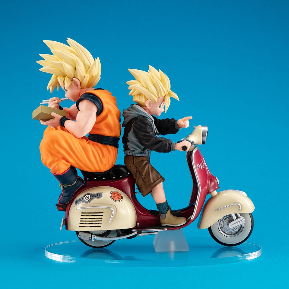 Dragonball Z 05 Desktop Real McCoy Super Saiyan Son Goku & Super Saiyan Son Gohan & Motorbike 16 cm PVC Diorama