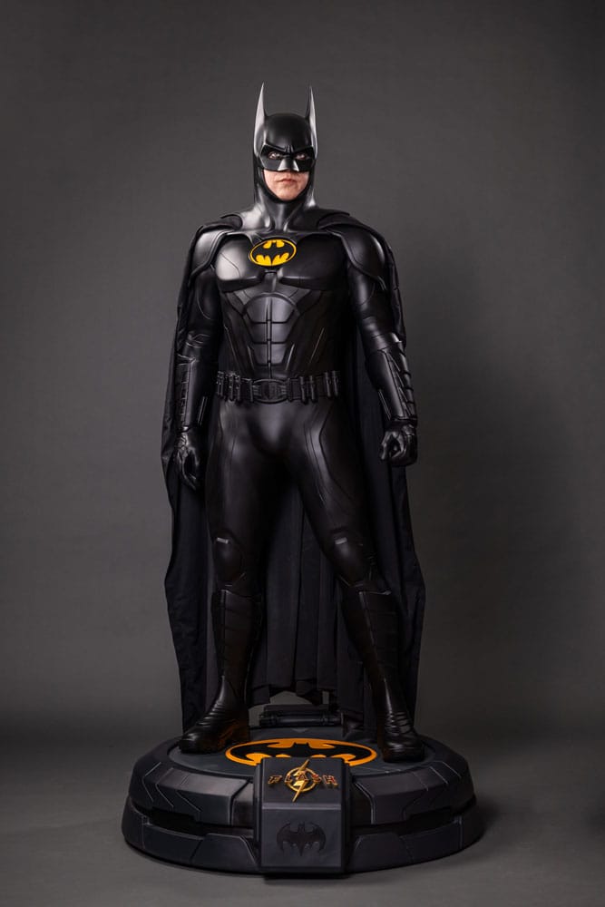 The Flash Batman Keaton 2 211 cm Life-Size Statue