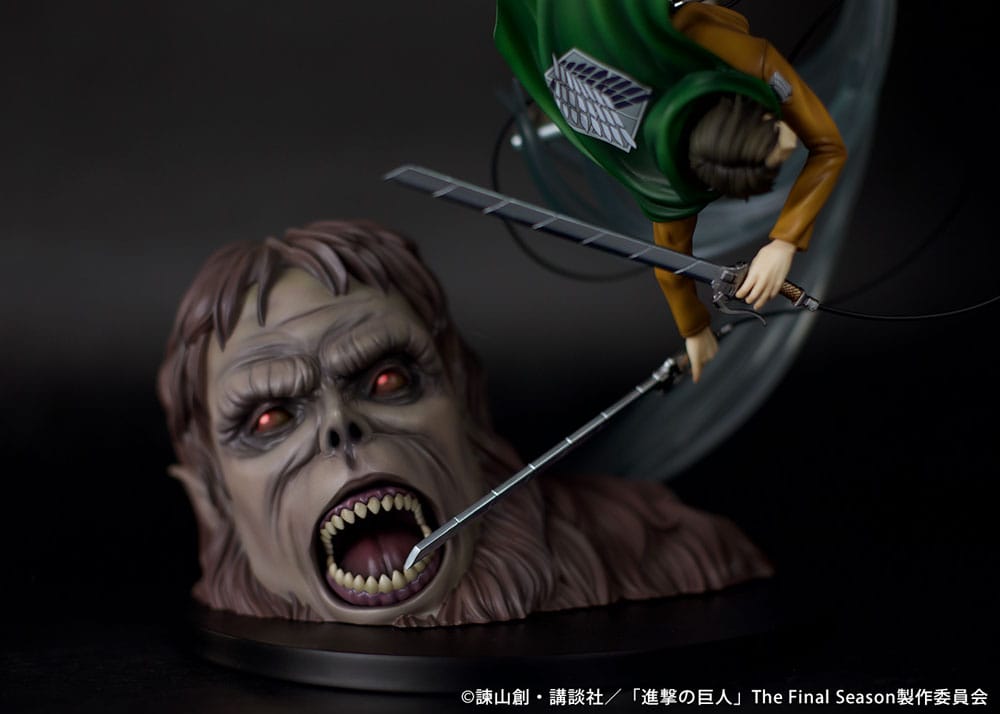 Attack on Titan Levi vs Beast Titan Ver. 28 cm 1/7 PVC Statue