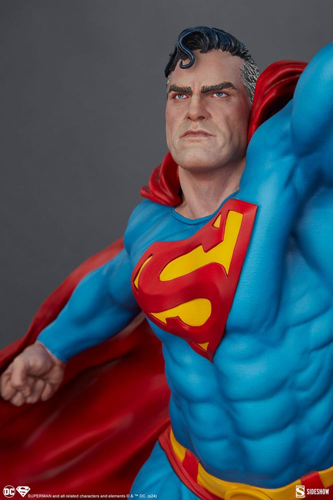 DC Comics Superman 84 cm Premium Format Statue