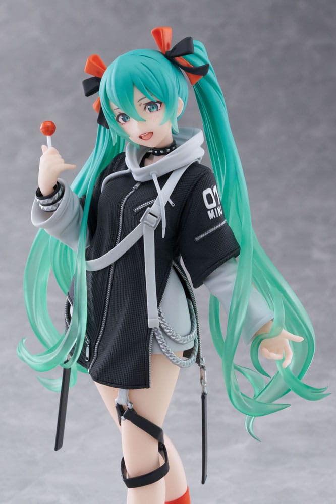 Hatsune Miku Wonderland Fashion Punk Ver. 18 cm PVC Statue