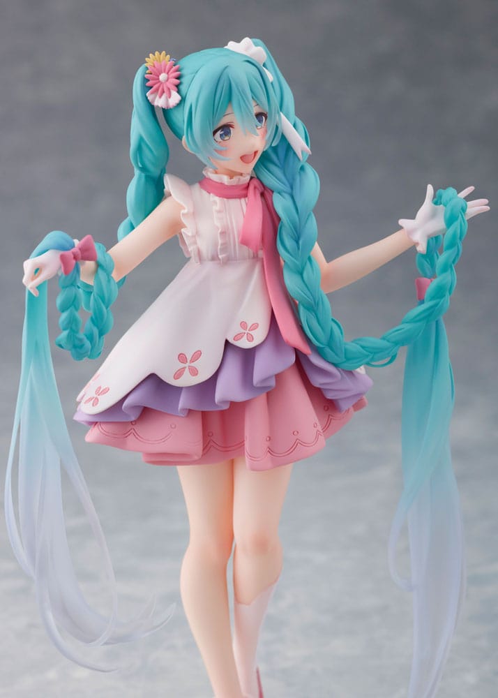 Hatsune Miku Wonderland Rapuinzel Ver. 18 cm PVC Statue