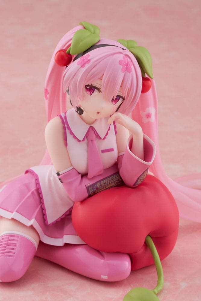 Hatsune Miku Desktop Cute Figure Sakura Miku Cherry Cushion Ver. 13 cm PVC Statue