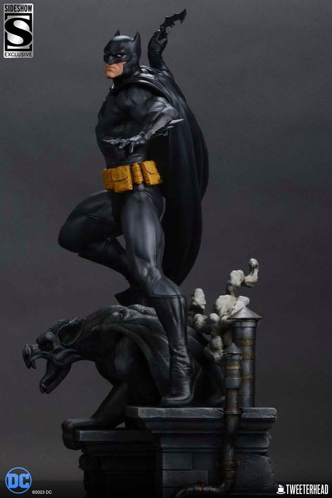 DC Comics Batman (Black and Gray Edition) 66 cm 1/4 Maquette